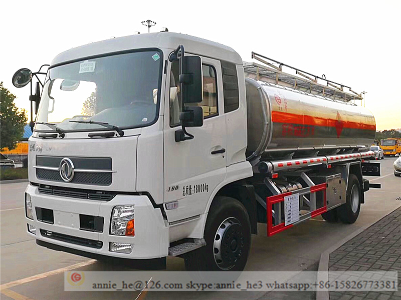 DFAC refuelling truck 