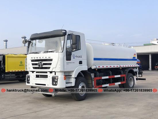 Camión aspersor de agua IVECO de 12.000 litros para uso en centrales eléctricas