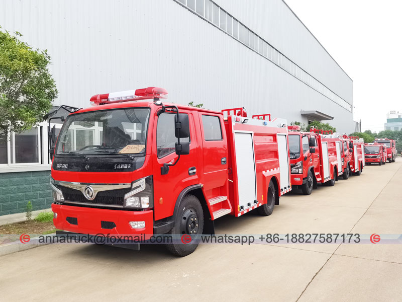 Camión de extinción de incendios de 4 unidades listo para enviar a China Dometic