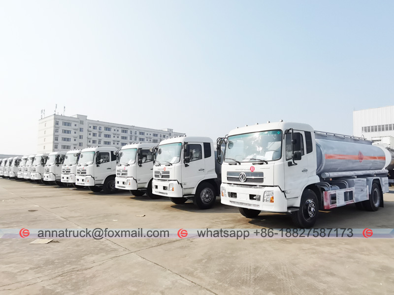 Camión cisterna de combustible Dongfeng de 12 unidades a África
        